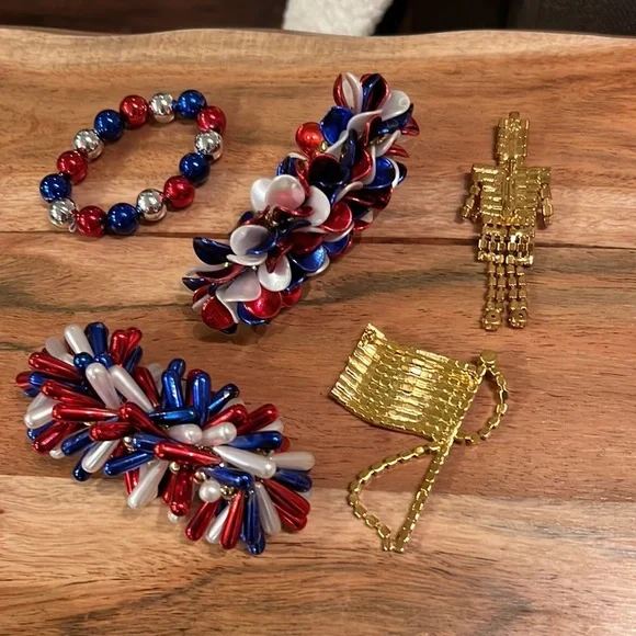 Red white blue patriotic USA flag & soldier broach (2) w/ gold back & bracelets - Picture 6 of 16